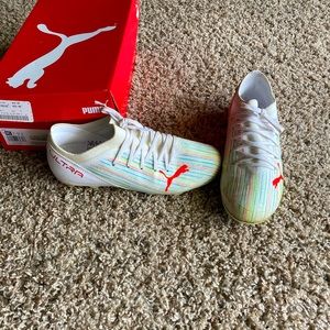 Puma youth size 6 soccer cleats.